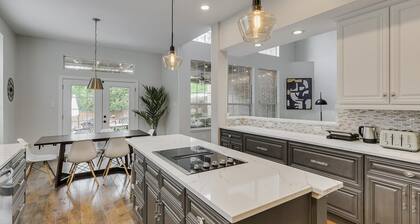 Luxurious Home w Cinema Room & Private Pool