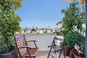 Property grounds - Apartment "Chipiona, Cruz del Mar 1ª Línea" with Sea View, Terrace & Wi-Fi (Chipiona)