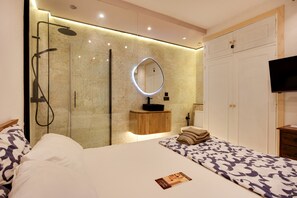 2 chambres, fer et planche à repasser, Wi-Fi gratuit, draps fournis