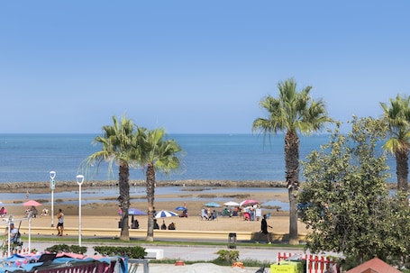 ビーチ. Apartment "Chipiona, Cruz del Mar 1ª Línea" with Sea View, Terrace & Wi-Fi