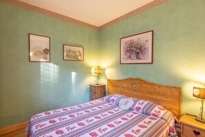 1 dormitorio, tabla de planchar con plancha, wifi gratis
