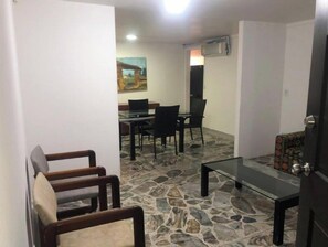 Interior - Comfortable, large, central apartment, well located - Apto 203 (Medellín)