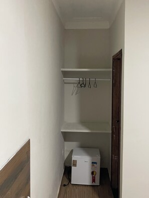 Hypo-allergenic bedding, minibar, individually decorated