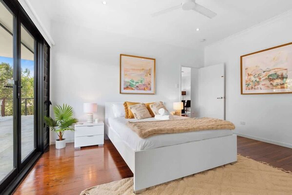 5 bedrooms, desk, iron/ironing board, travel cot