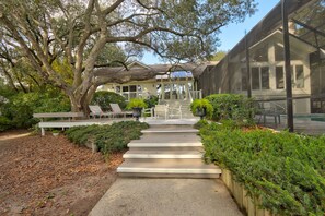 Terrace/patio - 21 Port Tack - Screened In Pool with Lagoon Views (Hilton Head Island)