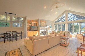 TV - 21 Port Tack - Screened In Pool with Lagoon Views (Hilton Head Island)