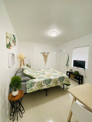1 bedroom, desk, iron/ironing board, free WiFi