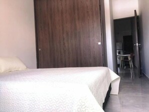 1 habitación, wifi y ropa de cama 