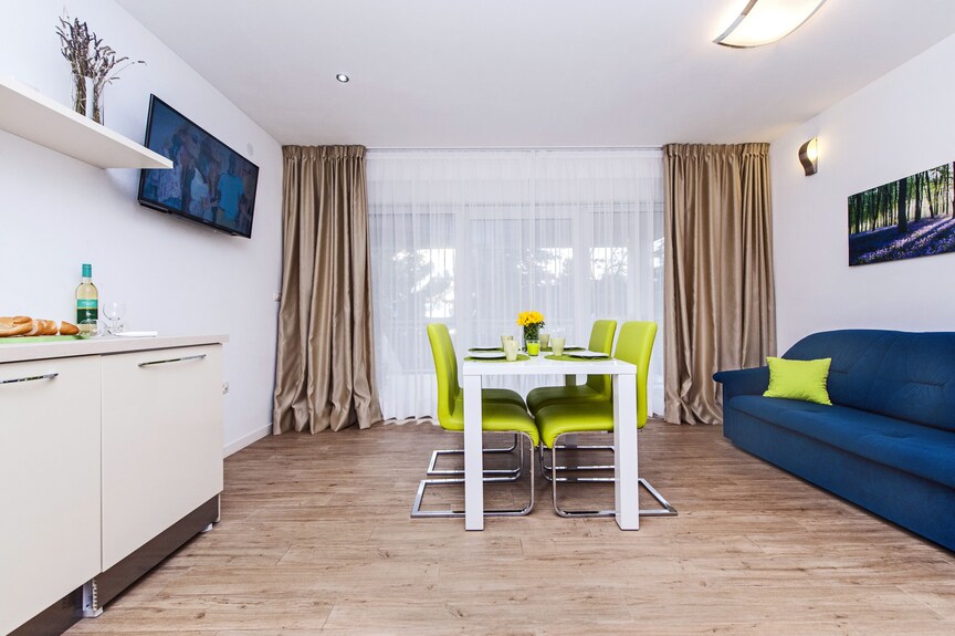 Vacation Apartment Right By The Sea-50 M From The Beach - Pula