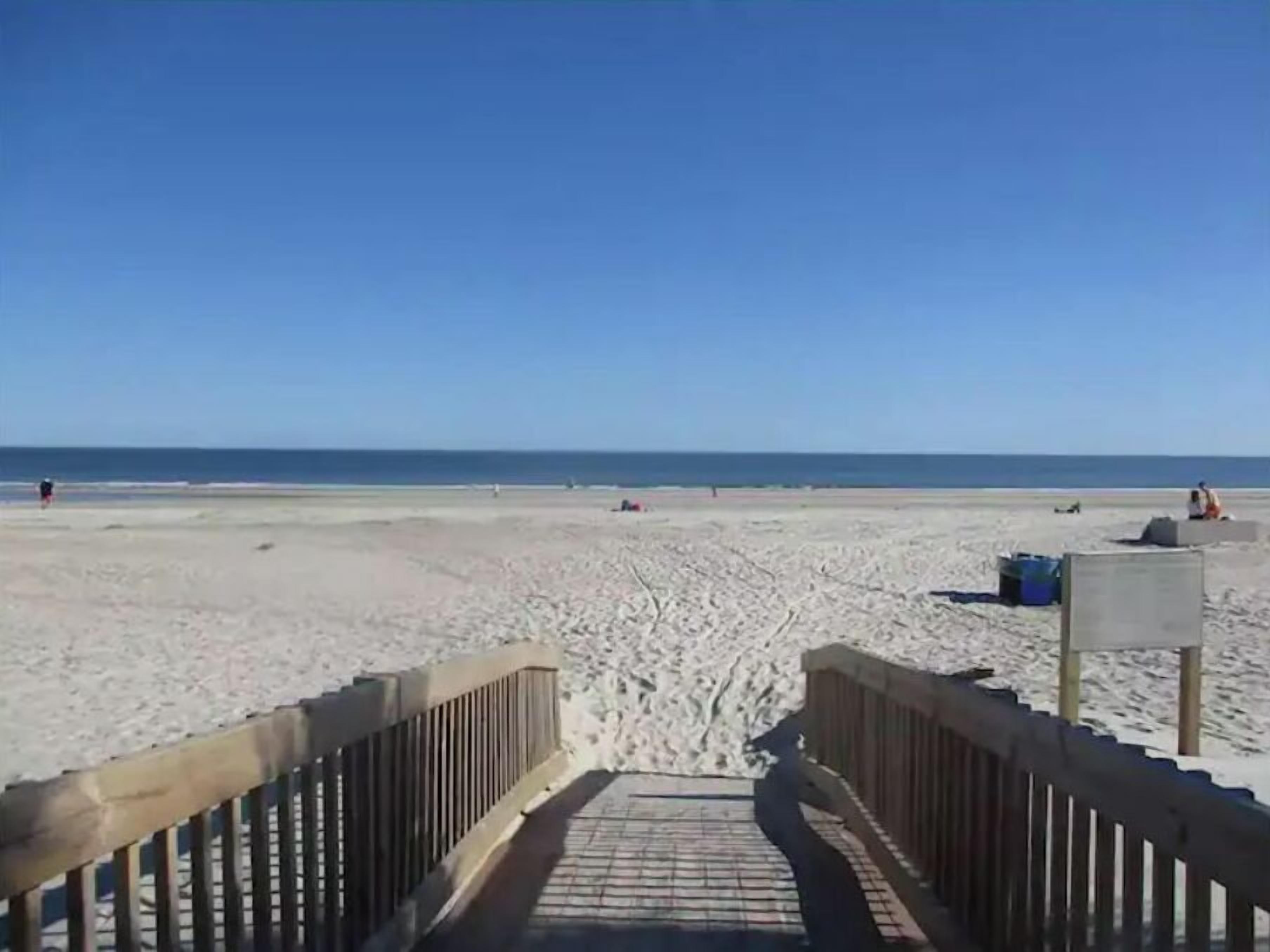 Una spiaggia nelle vicinanze