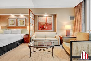 In-room safe, desk, iron/ironing board, free WiFi - MGM Signature-29-819 F1 Track & Strip View Studio (Las Vegas)