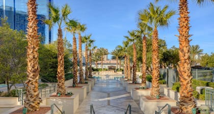 MGM Signature-29-819/21 2Br3Ba F1 View Balcony Ste