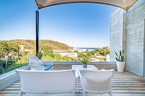 Property grounds - Surf-Friendly Penthouse – Ocean Views, 3-Min Walk to the Beach (Bahias de Huatulco)