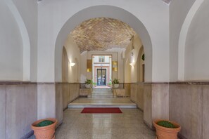 Interni