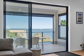 TV - Break Away 46 Hindmarsh Rd, McCracken (Mc Cracken)