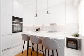 Private kitchen - Upscale Athens Luxury Penthouse (Athens)