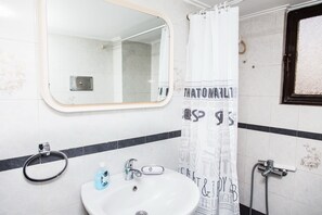 Apartment | Bathroom - Gorgeous apt in Faliro with view (Palaio Faliro)