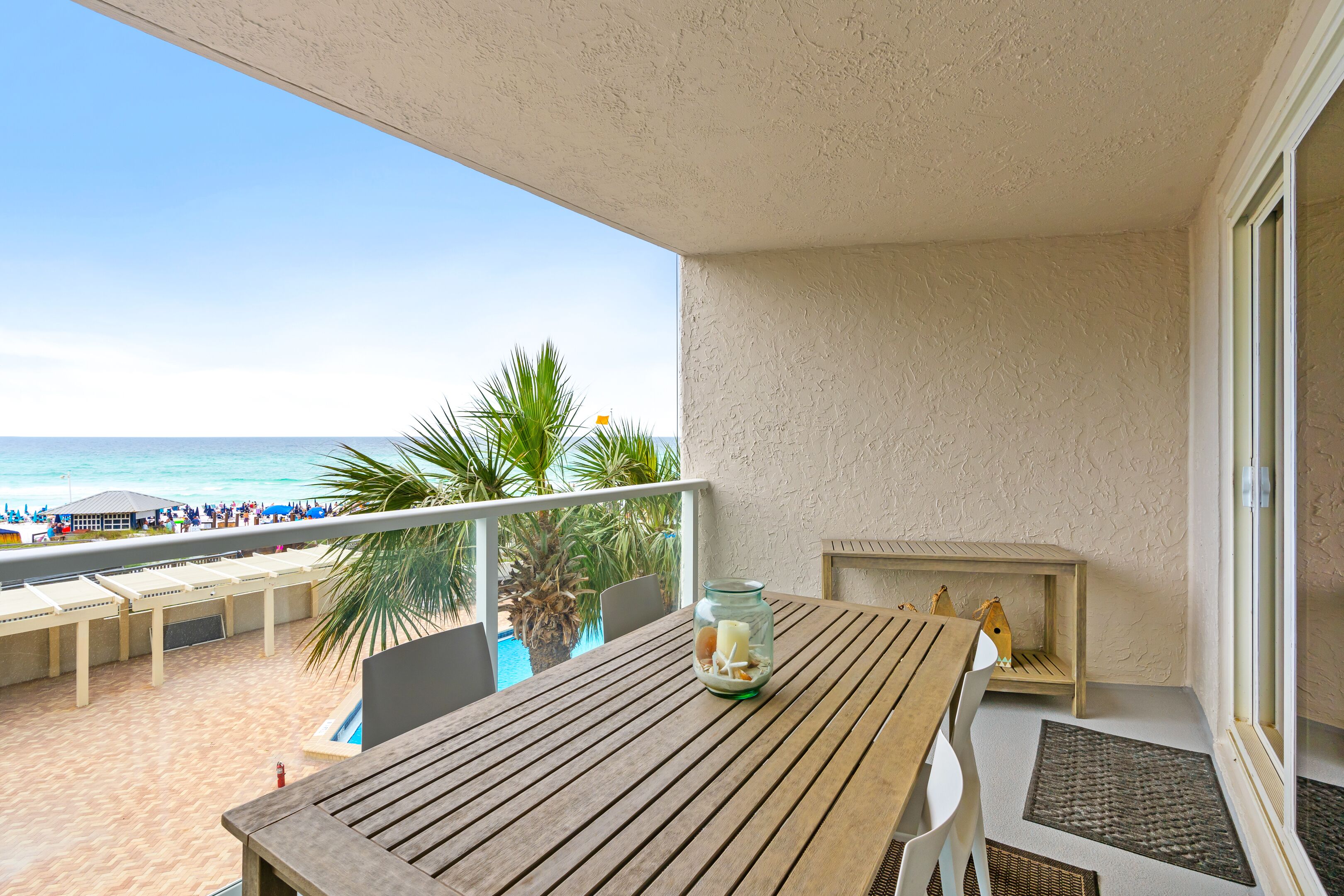 Gulf Views - Charming 1BR/1BA Beachfront Condo! Pool, Beach, & Tram to Wharf!