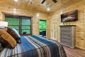 5 bedrooms, iron/ironing board, travel crib, free WiFi