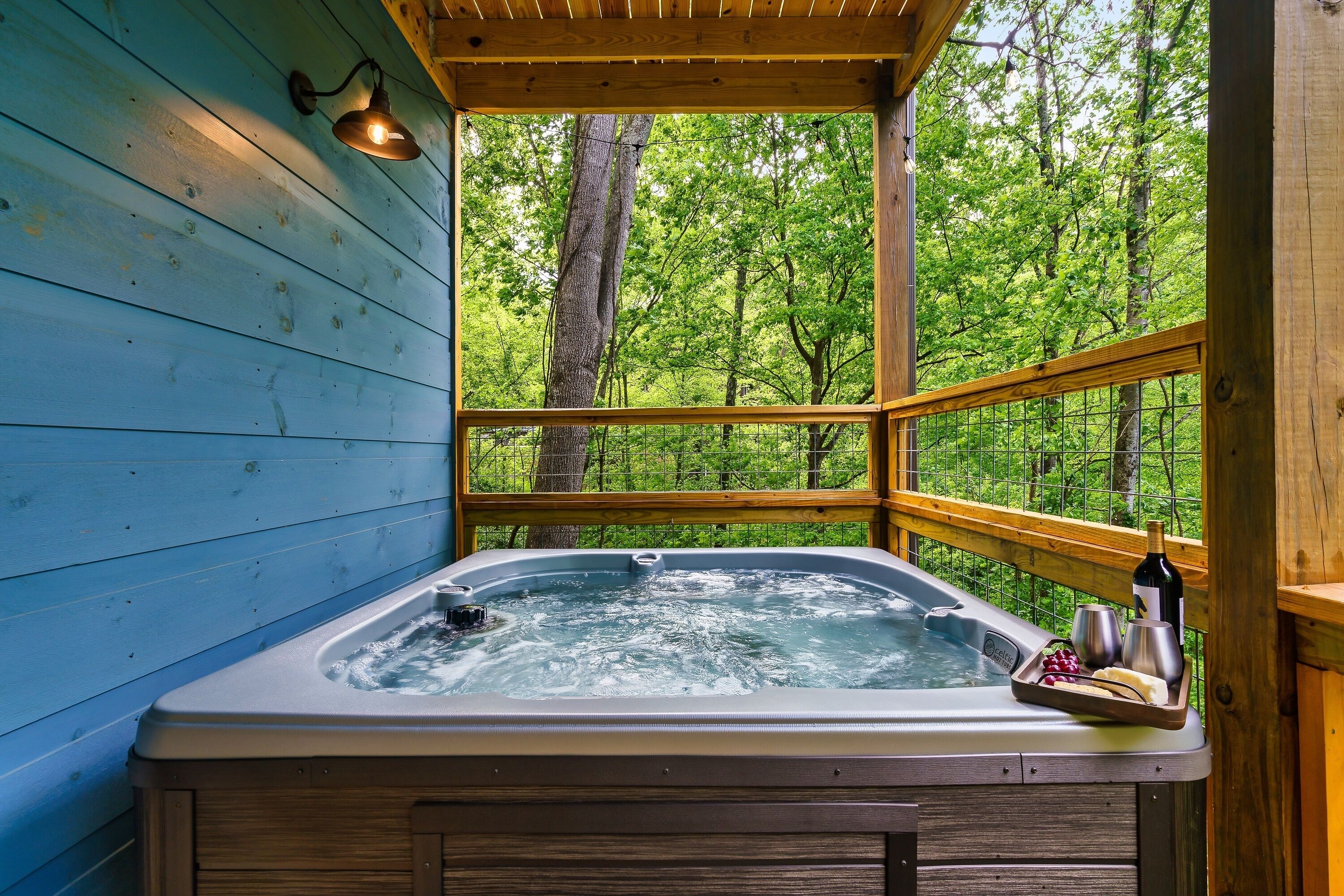 Outdoor spa tub