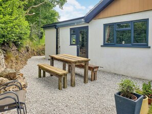 Outdoor dining - 1 bedroom accommodation in Callington (Callington)