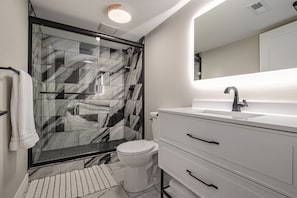 Towels, soap, toilet paper - The House On Main (Smithville)