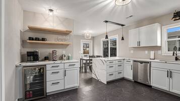 Frigorífic, microones, forn i placa de cuina