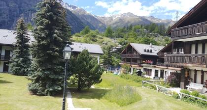 3.5 room apartment with south-facing balcony - 80 m² with a view of 4000, quiet area