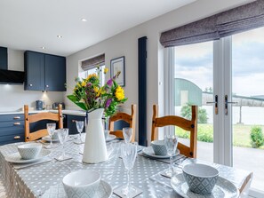 Dining - 3 bedroom accommodation in Shirland, near Alfreton (Shirland, near Alfreton)