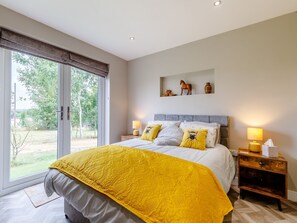 3 bedrooms, free WiFi, bed sheets