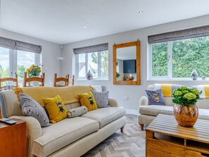 Fireplace - 3 bedroom accommodation in Shirland, near Alfreton (Shirland, near Alfreton)