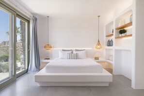 7 makuuhuonetta, tallelokero huoneessa, työpöytä, äänieristys