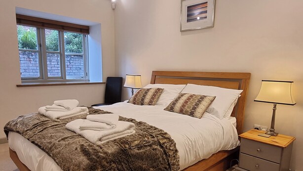 3 bedrooms, WiFi (free), bed sheets - 3 bedroom accommodation in Dulcote, Wells (Dulcote, Wells)