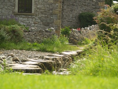 Cosy 2 Bed traditional 200 year old Yorkshire Dales Cottage.