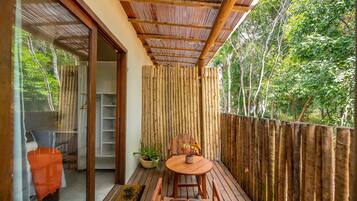 Deluxe-Bungalow, 2 Schlafzimmer, Küche, Erdgeschoss | Lanai (Veranda)