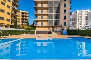 Outdoor pool - Sagan Orange Apartment, Armação de Pera, Algarve (Armação de Pêra)