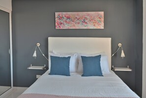 Panoramic Suite | Down duvets, in-room safe, blackout curtains, iron/ironing board - LINCOLN SUITE (Santo Domingo)