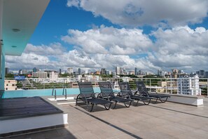 Outdoor pool - LINCOLN SUITE (Santo Domingo)