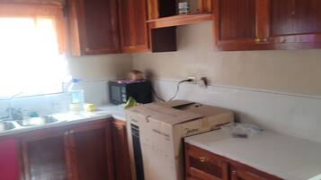 Fridge, paper towels