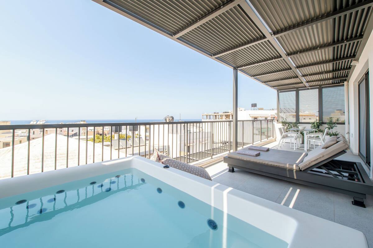 Premium Suite Sea View with Outdoor Jetted Tub | 客房景觀