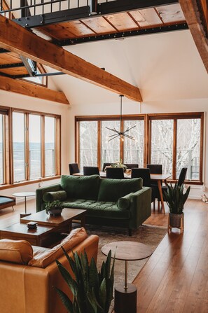 Televisor intel·ligent i llar de foc