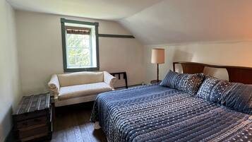 2 bedrooms, desk, free WiFi, bed sheets