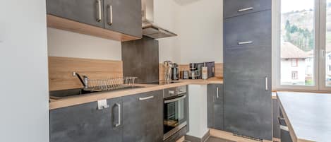 Refrigerador, microondas, horno y lavavajillas
