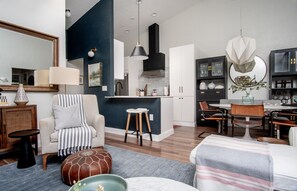 Living area - Peaceful modern and close to everything (Gainesville)