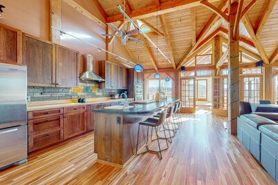 Private mountain retreat with a game room, home theater, & jetted tub