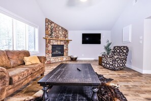 TV, fireplace, streaming services