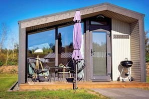 Terrace/patio - Tiny House Kalle #9 at Bärwalder See – SKAN-PARK (Klitten)