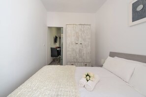1 bedroom, iron/ironing board, travel crib, free WiFi