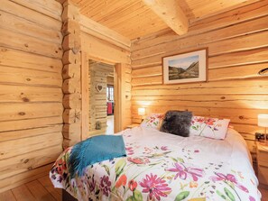 3 bedrooms, bed sheets