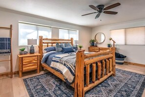 3 bedrooms, iron/ironing board, WiFi, bed sheets